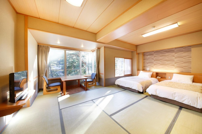 Bedroom 3, Shimobe Hotel, Minobu