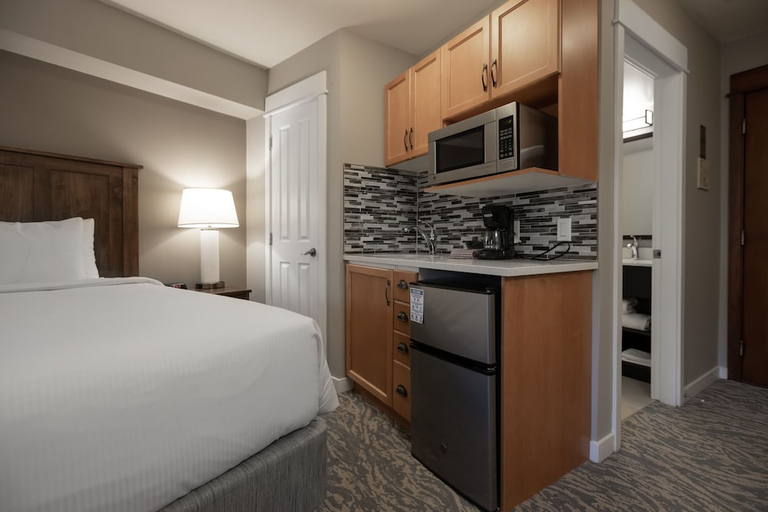 Bedroom 3, Village Suites Blue Mountain Resort, Grey