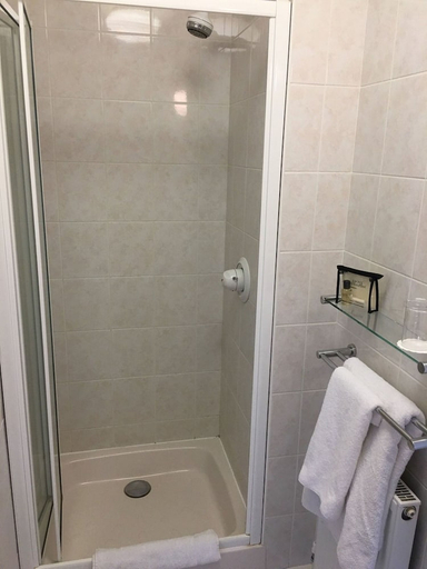 Bathroom 4, Arundel House , Cambridgeshire