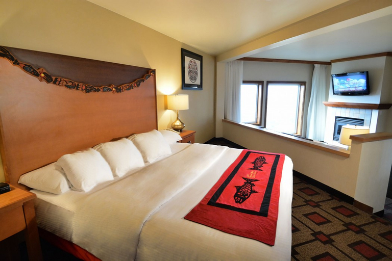 Bedroom 2, Quinault Beach Resort and Casino, Grays Harbor