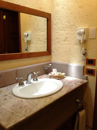 Bathroom 3, Hotel Quinta Santiago, Querétaro