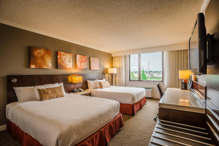 Bedroom 2, Delta Hotels by Marriott Saguenay Conference Centre, Le Fjord-du-Saguenay
