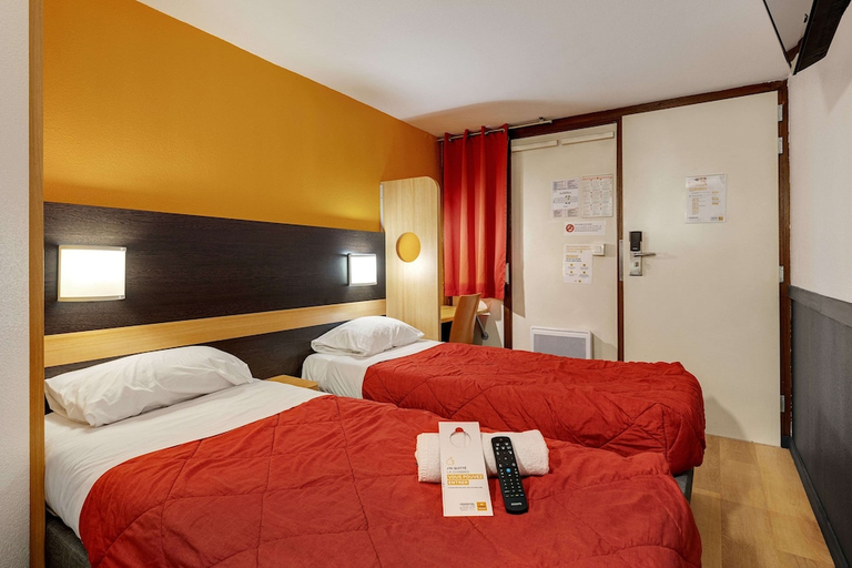 Bedroom 3, Premiere Classe Bethune - Fouquières Les Béthune, Pas-de-Calais