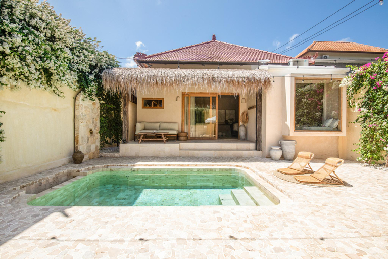 3, 3BR Villa Bohemian Elegance, 2mins to Ulu Beach, Badung