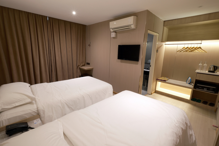 Bedroom 2, Ming Star Hotel, Kuala Terengganu