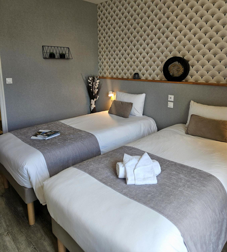 Bedroom 2, Logis Hotel Loire Hotel - Les Cocottes Restaurant, Maine-et-Loire