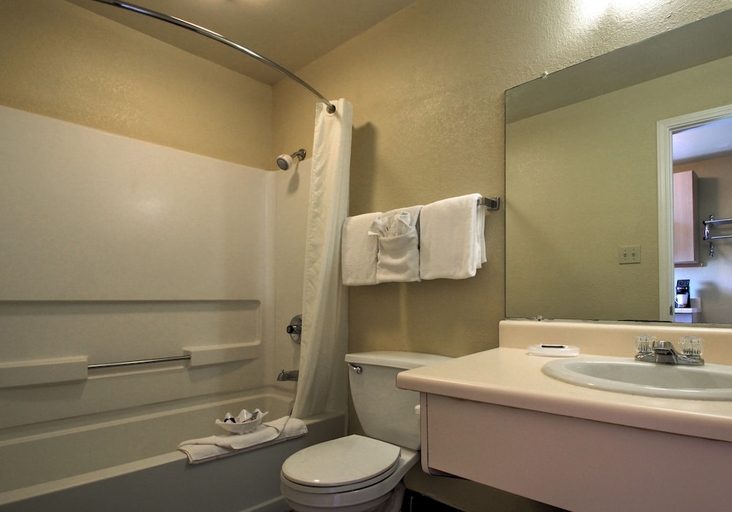 Bathroom 3, Key West Inn Tunica, Tunica