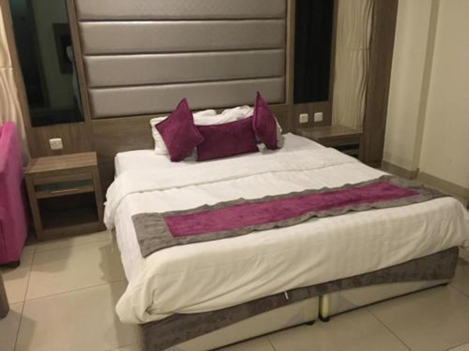 Others 4, Reef 8 by Al Azmy, Riyadh