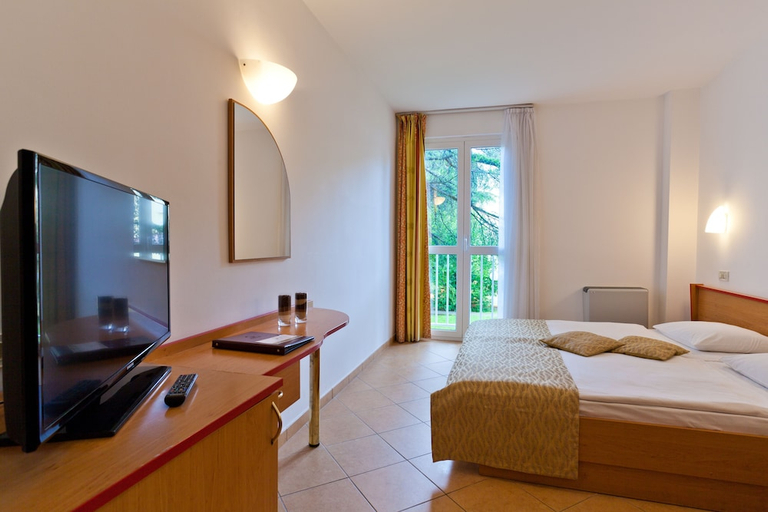 Bedroom 2, Villa Lovorka - Hotel Resort Drazica, Krk