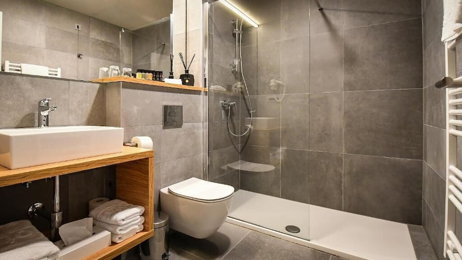 Bathroom 3, Hotel Olea, Novalja