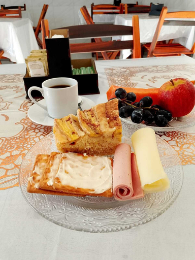 In-room dining, Hotel Plaza, Cruzeta