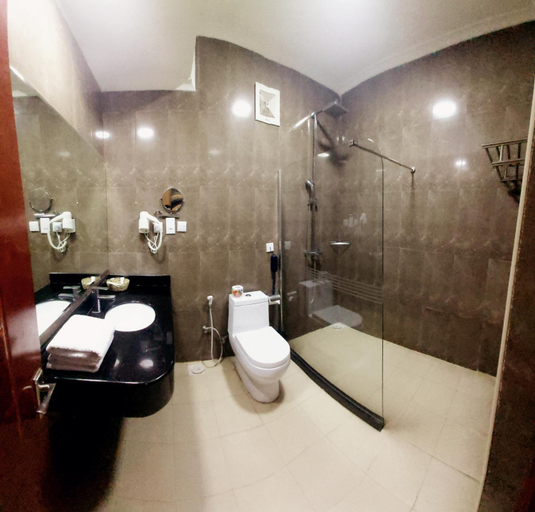 Bathroom 4, Seascape Hotel, Kinondoni