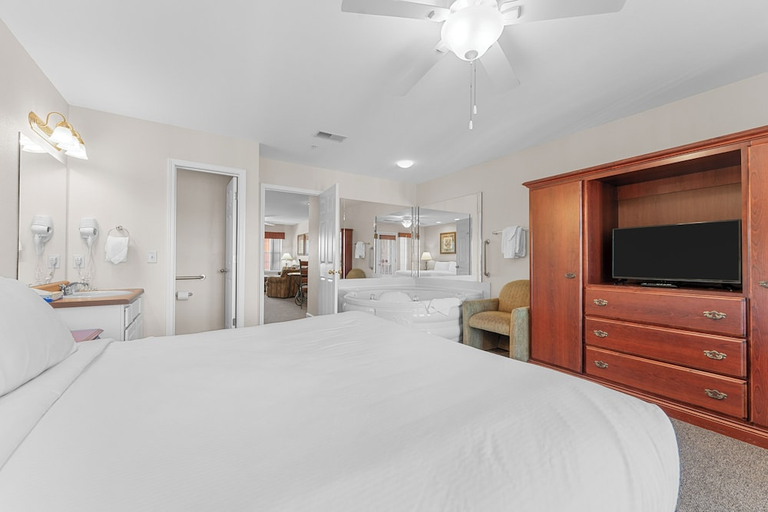 Bedroom 2, Capital Resorts Grand Crowne Resorts, Taney