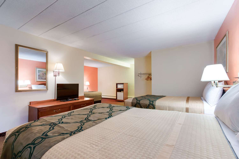 Bedroom 2, Rodeway Inn Clearfield, Clearfield