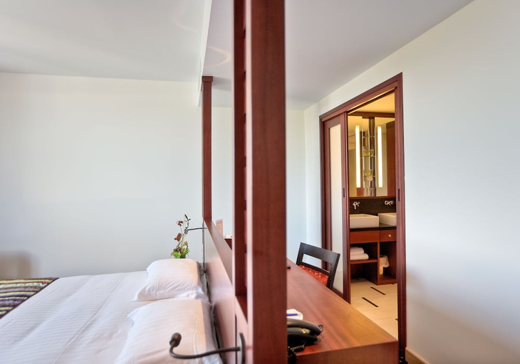 Others 3, Hotel Le Mauritia, Loire-Atlantique