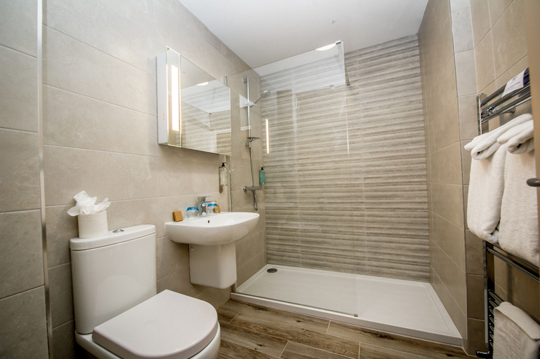 Bathroom 3, Waterfoot Hotel, Derry and Strabane