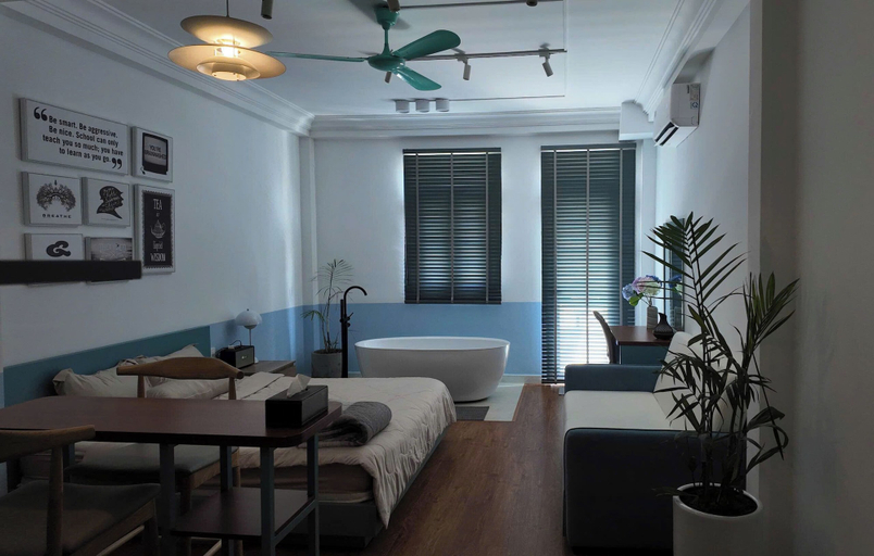 Room 5, HHOME NGUYEN CONG TRU, District 1