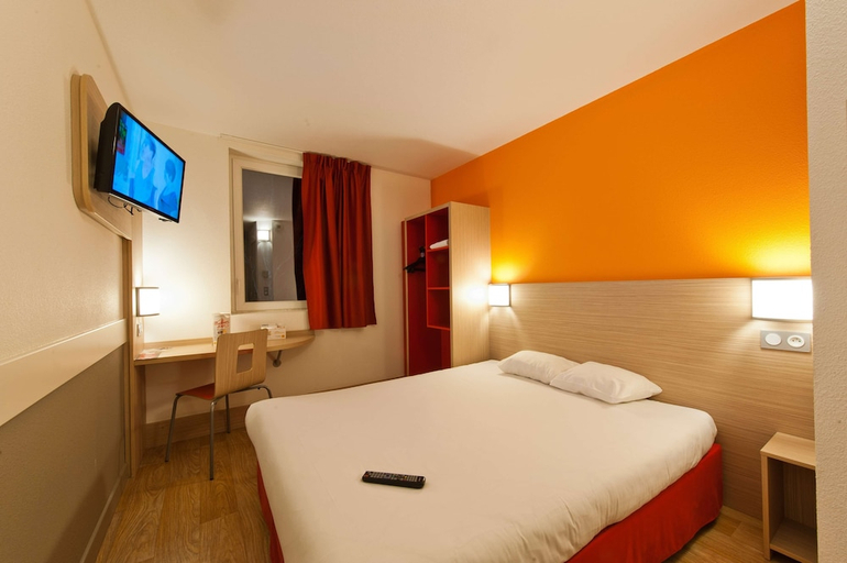 Bedroom 3, Premiere Classe Sens Nord - Saint Clement, Yonne