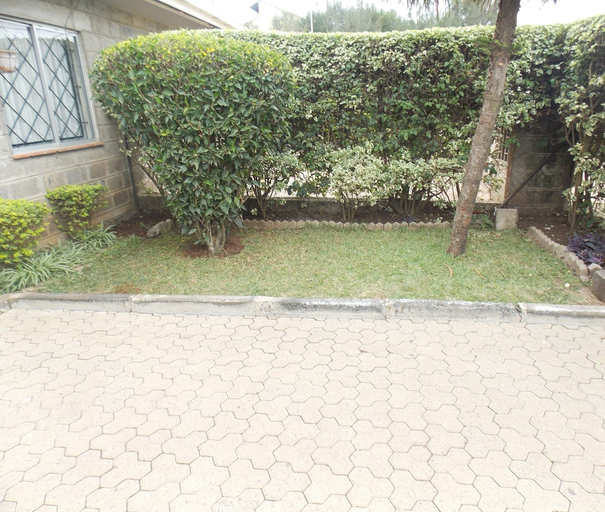 Property grounds 5, LA FONT HOUSE Near JKIA, Embakasi East