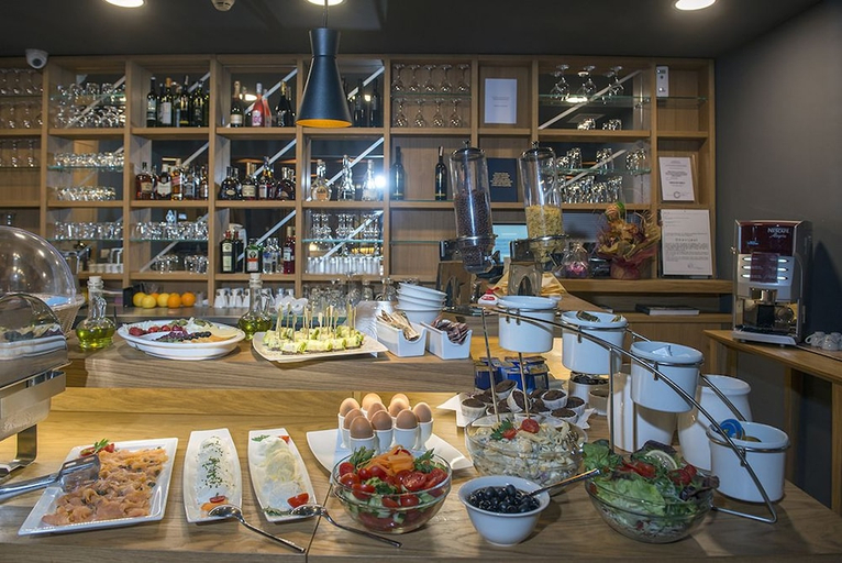 Food & Drinks 5, Hotel Sana, Sarajevo