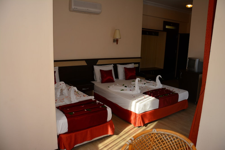 Bedroom 2, Yavuzhan Hotel, Manavgat