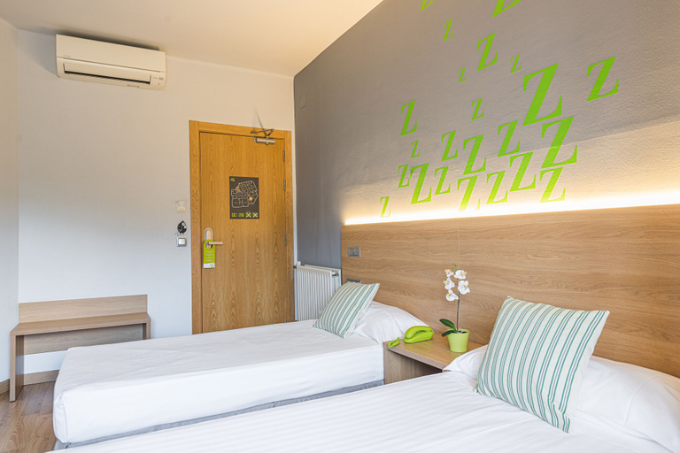 Others 4, Hotel Margarit, Girona