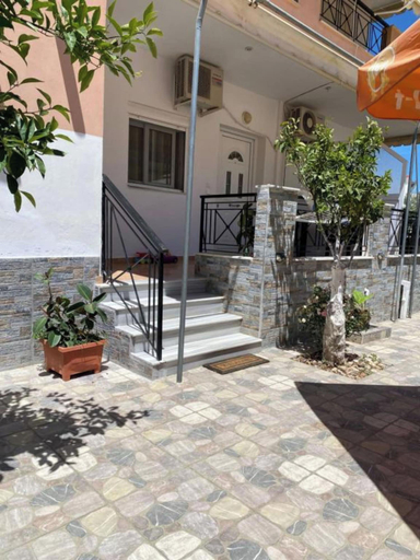 Exterior detail, Villa Rafail, Sarandës