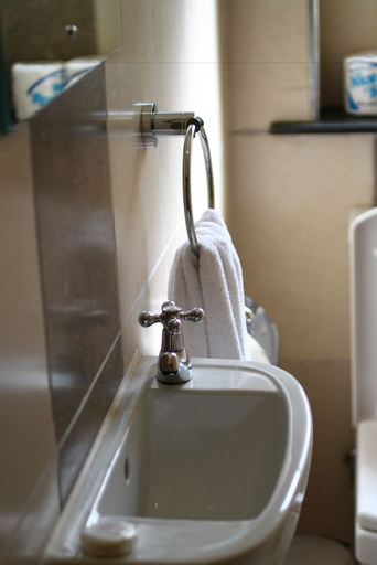 Bathroom 4, Longonot Place Serviced Apartments - Nairobi, City Centre CBD, Starehe