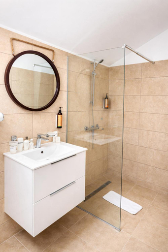 Bathroom 2, Classic Inn Hotel, Brasov