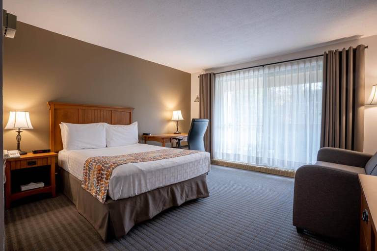 Bedroom 3, Hotel Cheribourg, an Ascend Collection Hotel, Memphrémagog