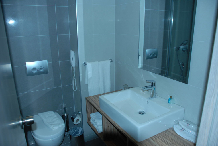 Bathroom 5, Begonville Beach Hotel, Marmaris