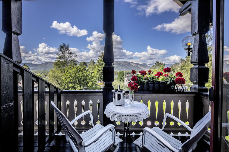 Others 5, Straand Hotel, Kviteseid