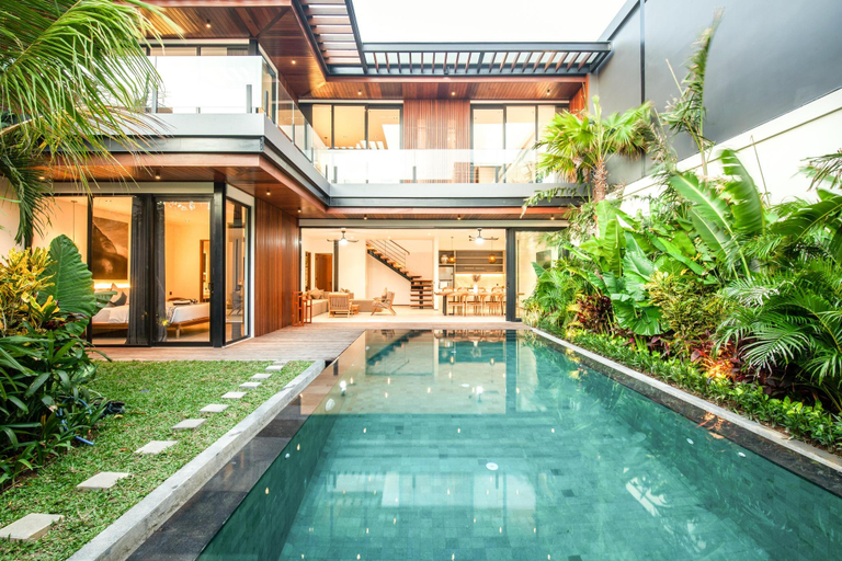 3, Chic 4BR, 200m to Canggu's Blissful Beach Haven, Badung