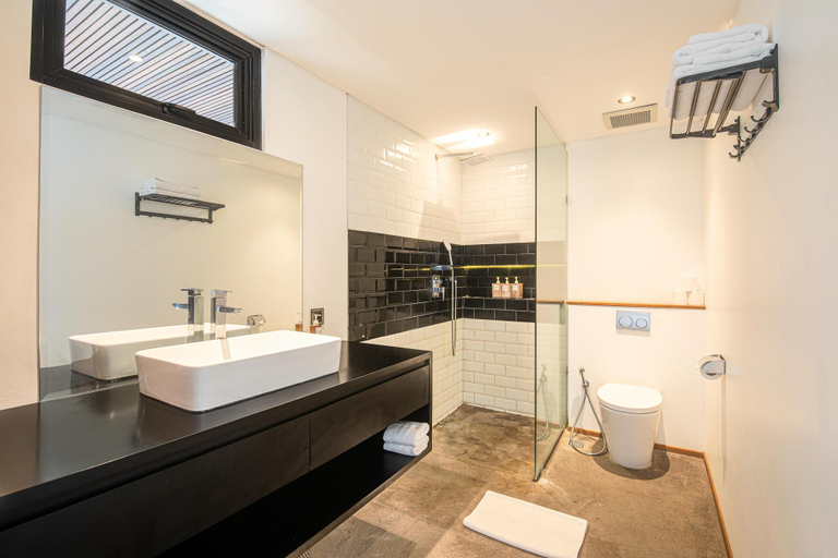Bathroom 3, Canggu Apartments, Badung