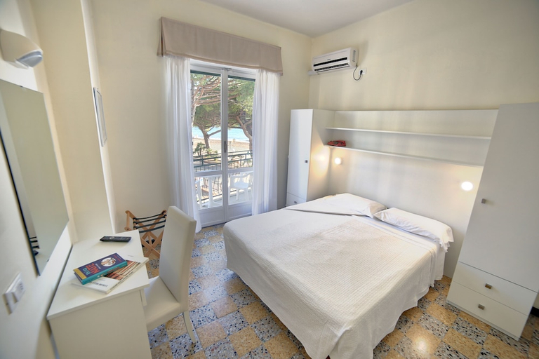 Bedroom 4, Mayola, Imperia