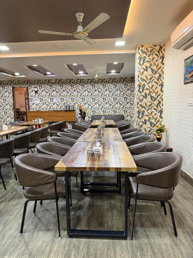 Food & Drinks 4, Hotel Candlewood Bar & Restro, Sirohi