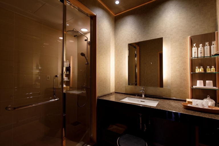 Bathroom, Nakanobo Zuien, Nishinomiya