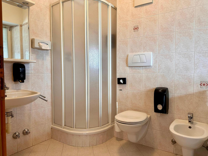 Bathroom, Hotel Cavallino s'Rossl, Bolzano