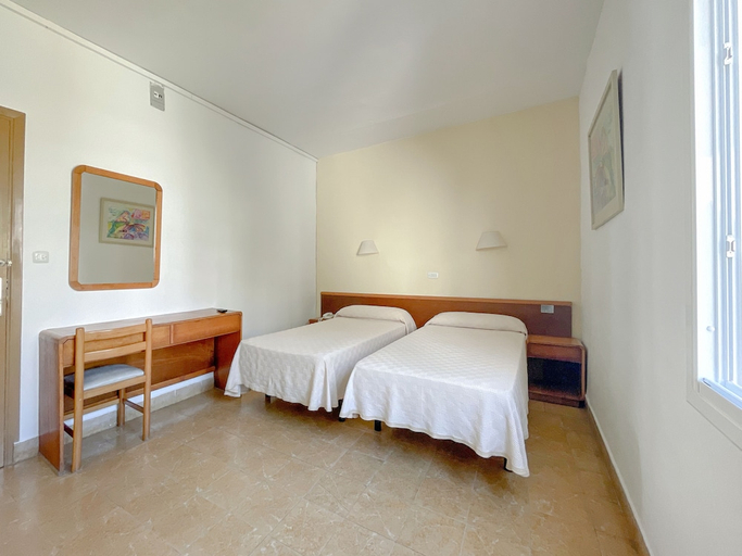 Bedroom 2, Hotel Figueretes, Baleares