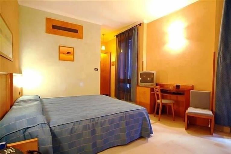Bedroom 2, Hotel Eden Napoli, Napoli