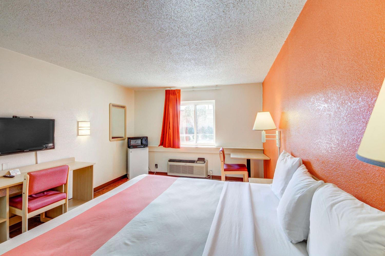 Bedroom 2, Motel6 Wichita, Kansas, Sedgwick