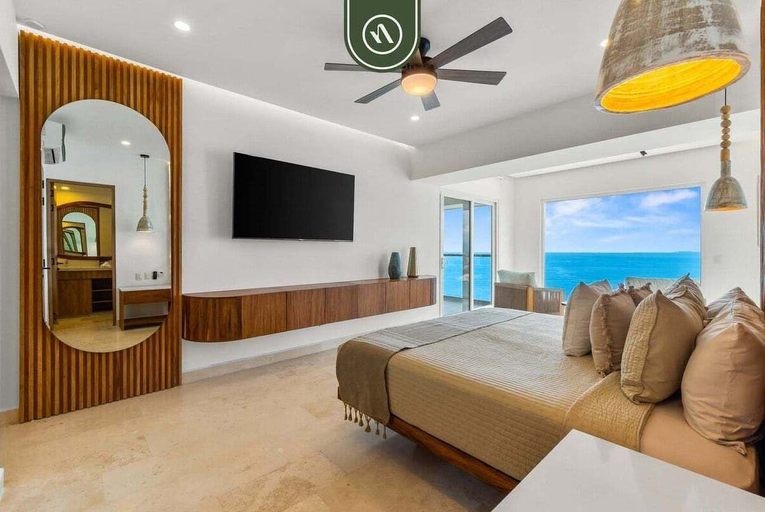 Room 2, Luxury 4 BR Condo Amazing Views - Beach - Pools, Puerto Vallarta