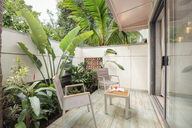 Terrace/patio 4, Cloud 7 by ELIVAAS Luxurious 4 BHK Villa, North Goa
