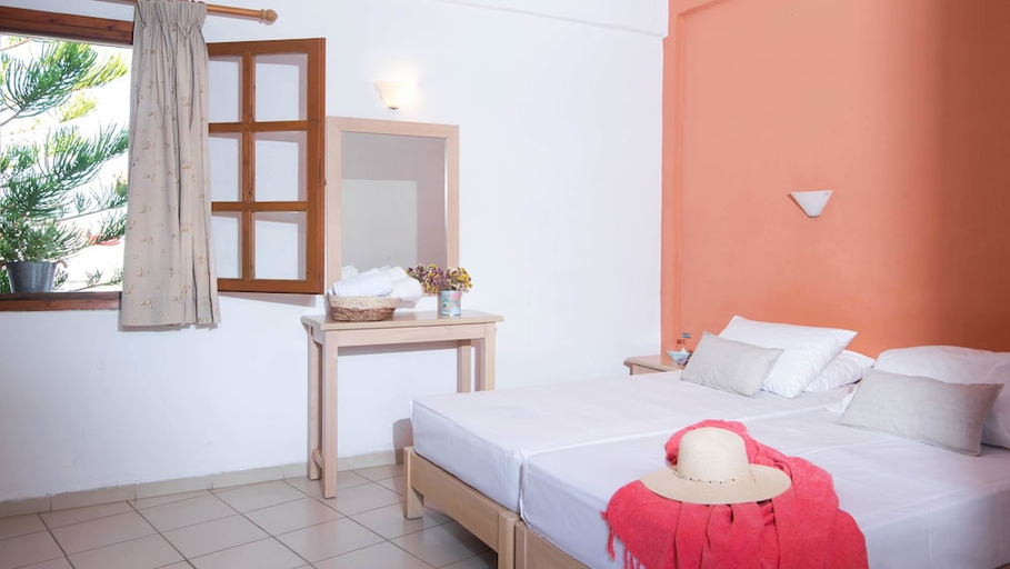 Bedroom 3, Anna Maria, Crete