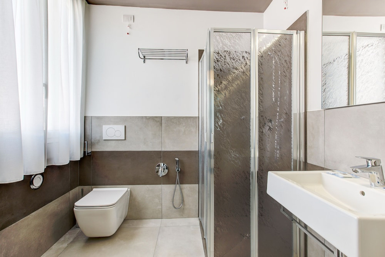 Bathroom 3, Hotel Villa Augustea, Rimini