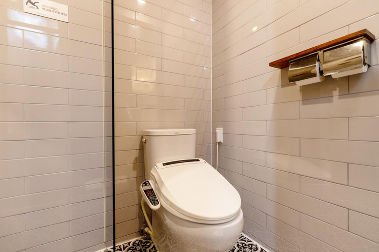 Bathroom 2, Sorgente Business Hotel, Sasang