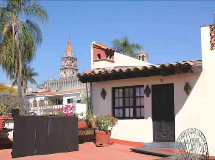 Exterior & Views
