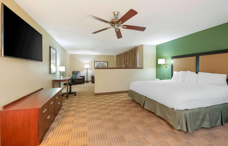 Bedroom 3, Studio 6 Corporate Extended Stay Washington, D.C. Germantown MD, Montgomery
