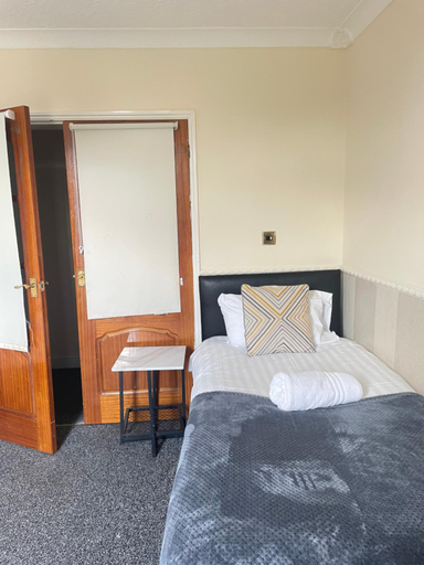 Bedroom 2, Sheldon Shared House, Birmingham