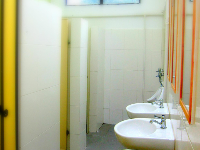 Bathroom, Bintan Hostel, Bintan Regency